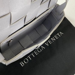 BOTTEGA VENETA CASETTE BAG HAKİKİ DERİ ÇANTA GÜMÜŞ RENK