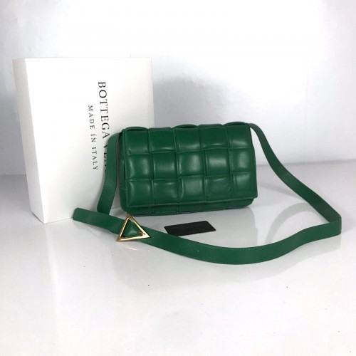 BOTTEGA VENETA PADDED CASETTE BAG YEŞİL