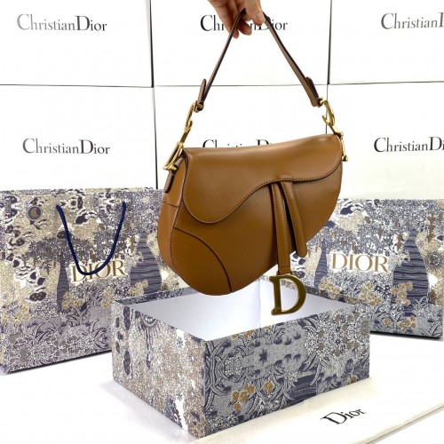 CHRİSTİAN DİOR SADDLE CALFSKİN BAG TABA