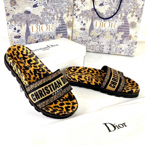 CHRİSTİAN DİOR DWAY WEDGE SLİDE LEOPAR