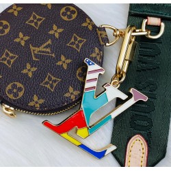 LOUİS VUİTTON LV MULTİCOLOR BAG CHARM AND KEY HOLDER ANAHTARLIK VE ÇANTA SÜSÜ